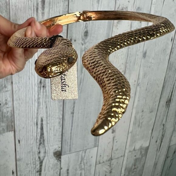 Natasha snake necklace - Picture 3 of 8